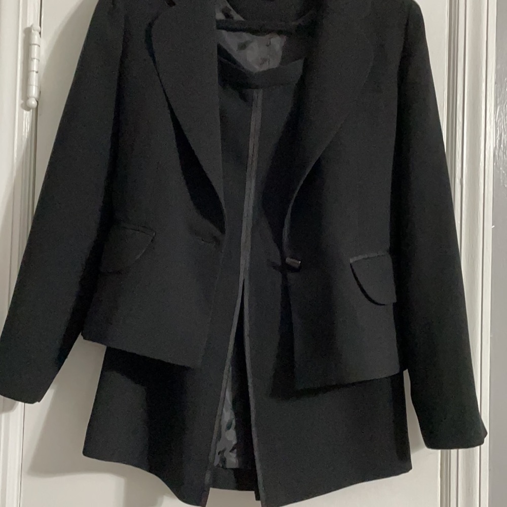 One button two piece suit